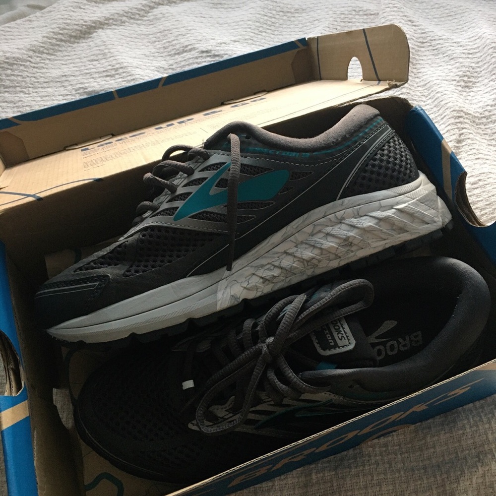Women’s Brooks pics